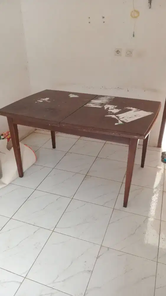 Meja makan kayu jati