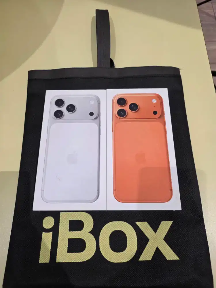 Iphone 17 ProMax 256 New Silver dan Orange