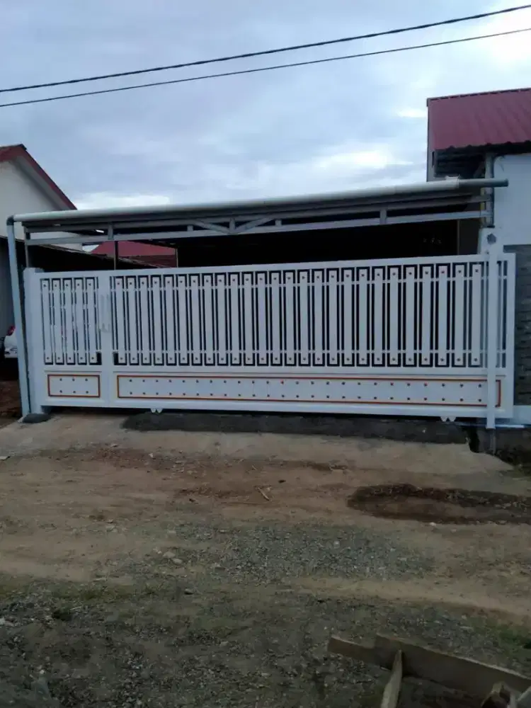 Pintu pagar rumah minimalis