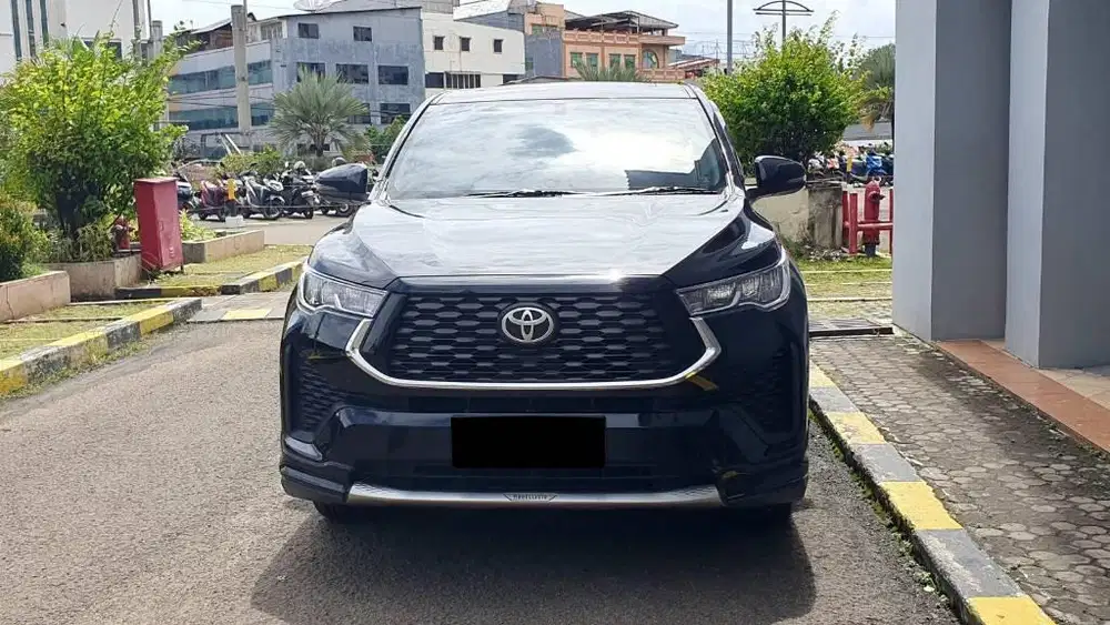 Toyota Kijang Zenix V Hybrid 2.0 Modelista AT 2023 Hitam km.28rb