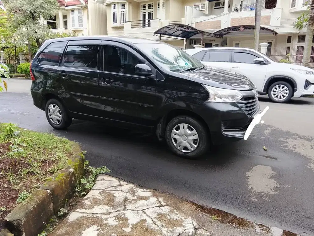DAIHATSU XENIA 1.3 BENSIN A/T HITAM