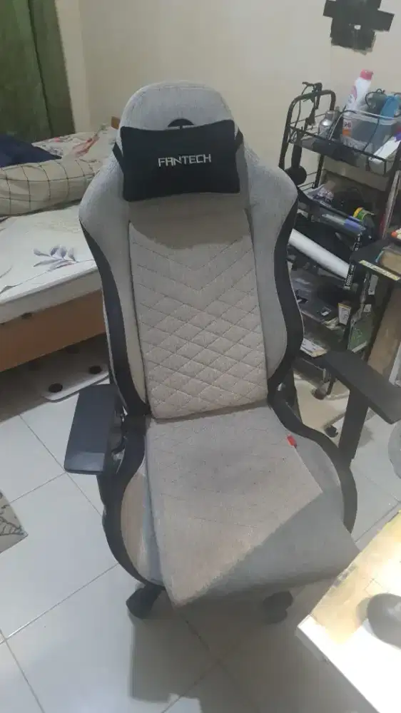 Kursi gaming Fantech!!!