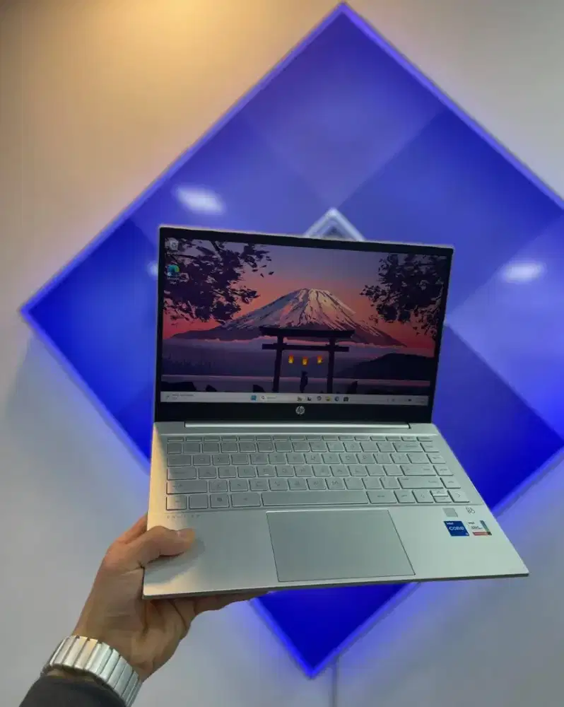 JUAL BELI LAPTOP MACBOOK KOMPUTER