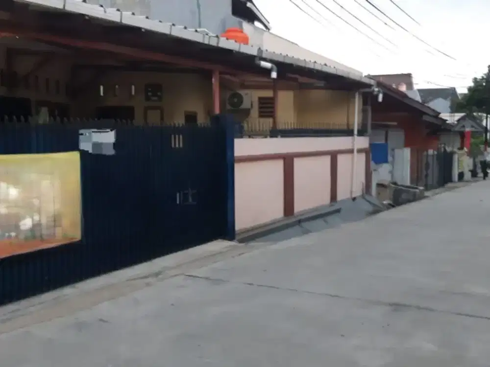 Dijual Rumah Luas Akses 2 Mobil Bebas Banjir di Duren Sawit Jakarta