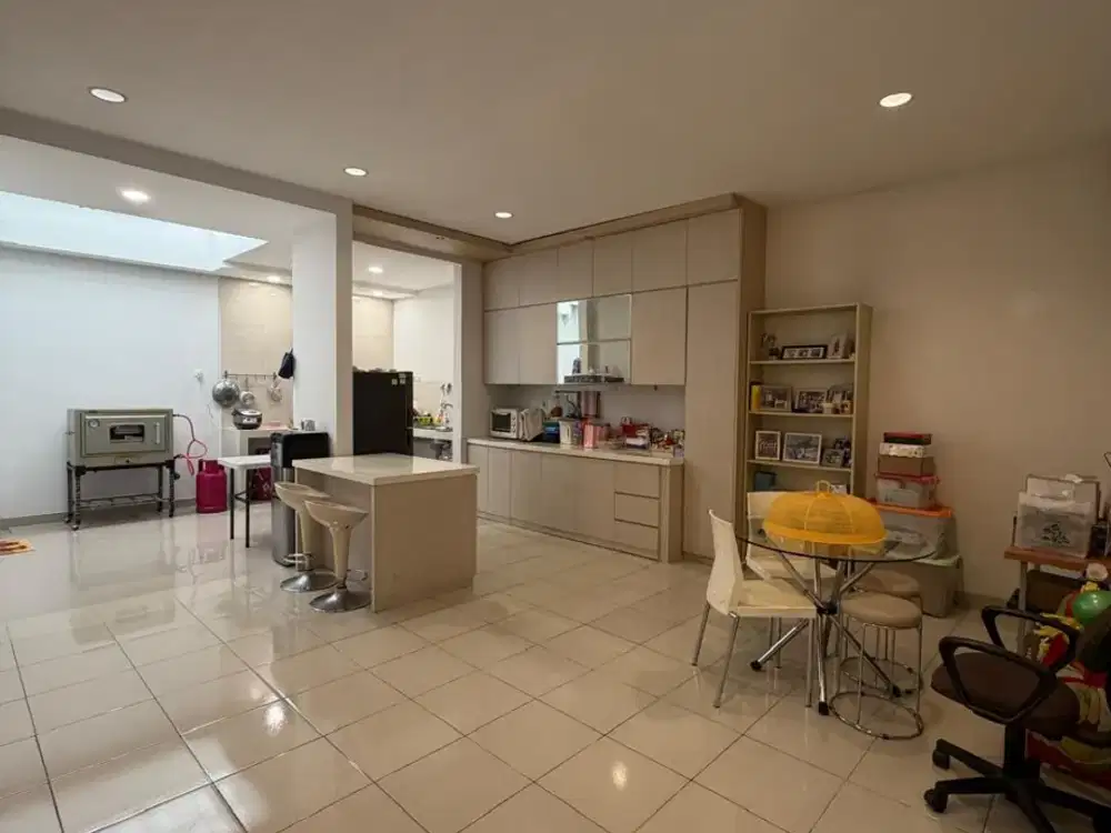 Rumah 2 Lantai Full Renovasi di Lavender Gading Serpong – LT 144m², 3+1KT, Harga 3,25M Nego