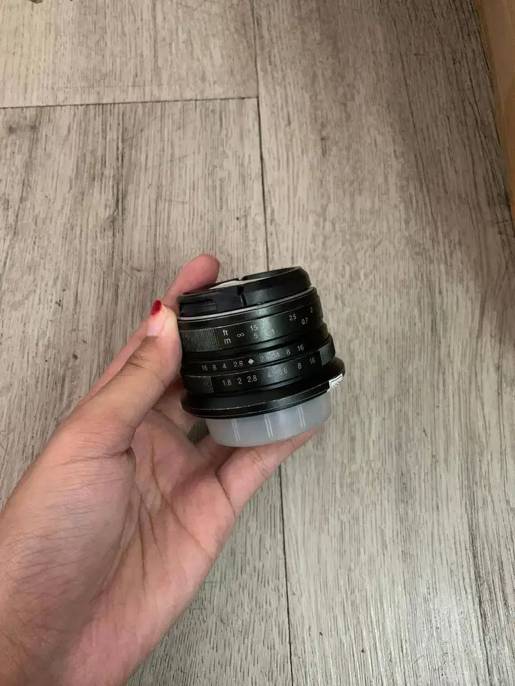 LENSA 7 ARTISAN 25MM F1.8 FOR FUJIFILM