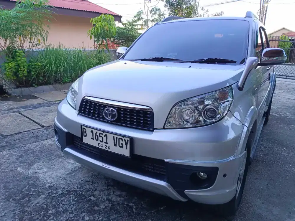 Toyota Rush S TRD manual. Kondisi istimewa.