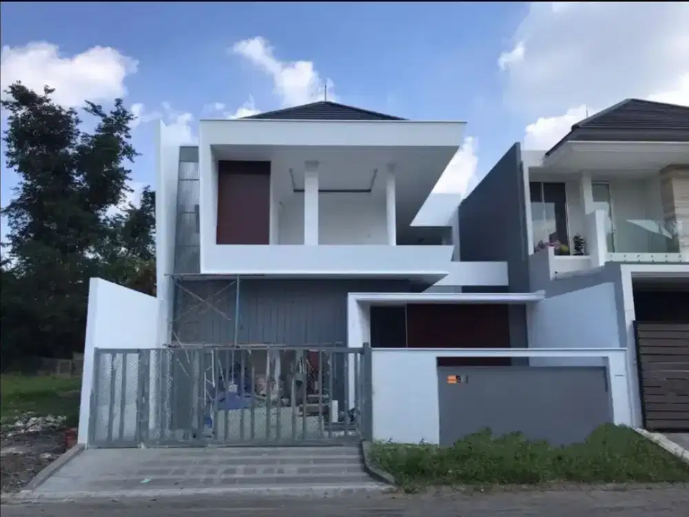 Dijual Rumah Mewah Imperial Golf Cantik Private Pool Strategis Siap Huni