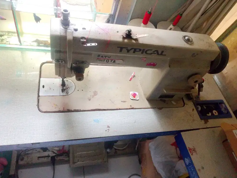 Mesin jahit typical bekas
