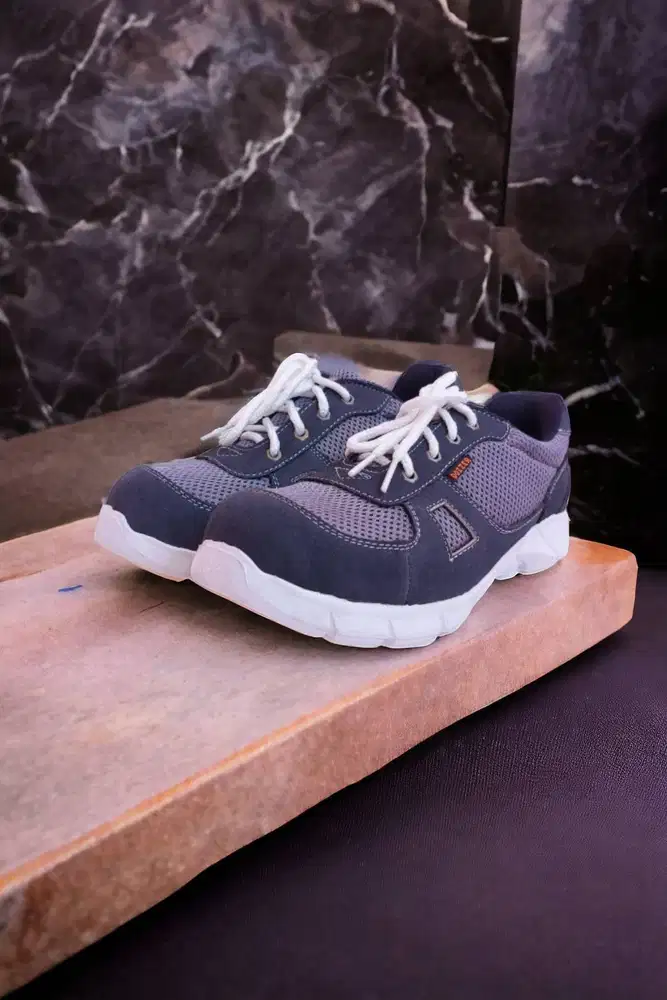 Asli Sepatu safety boot tambang Depok
