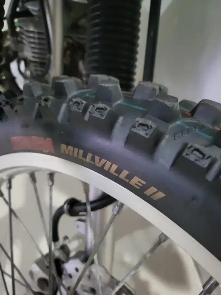 KLX 230 F Tahun 2022