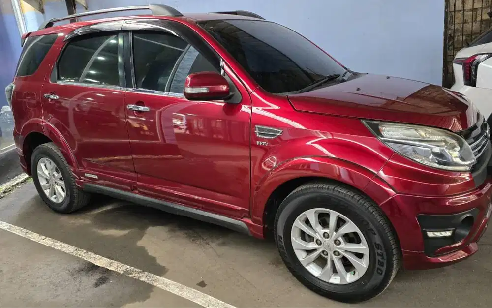 Daihatsu terios R Adventure At 2015 tangan 1