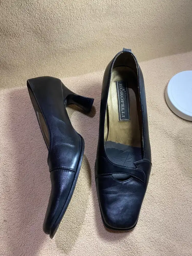 Sepatu pentofel wanita