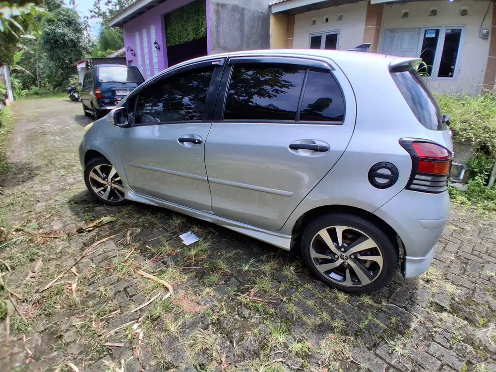 Toyota Yaris type S 2011 Bensin