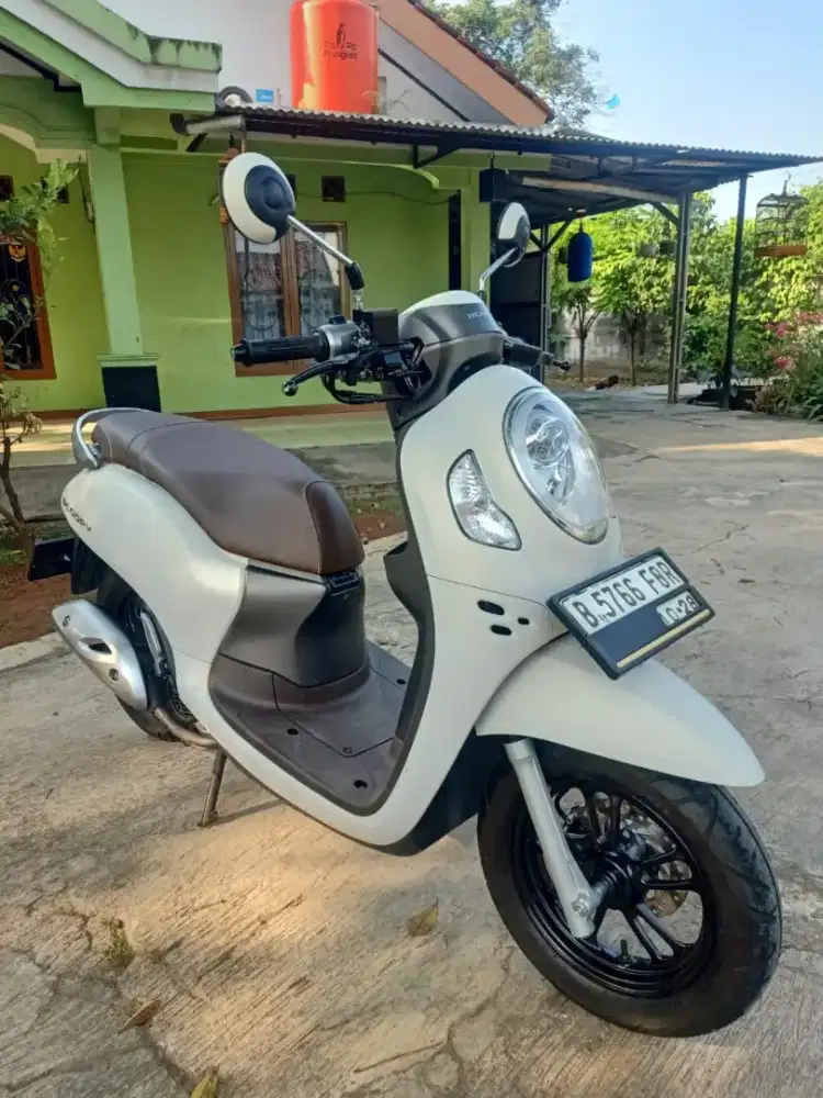 Honda Scoopy Prestige Putih 2023