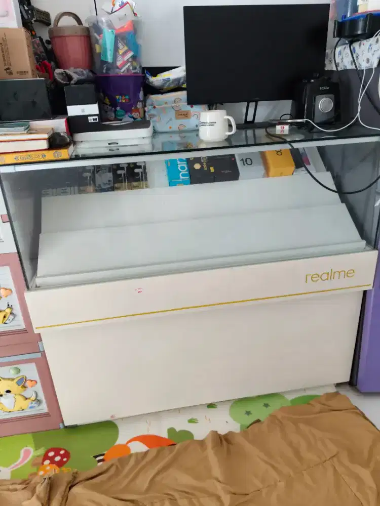 Etalase HP Realme BU
