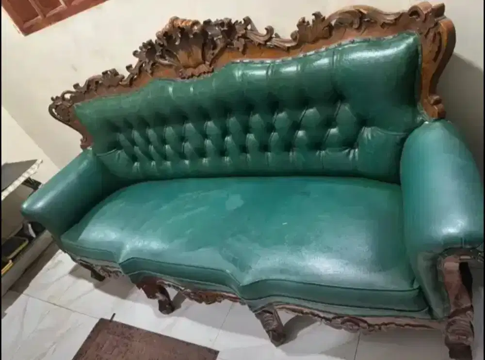 Jual Cepat - Sofa Jati Ukir Klasik + Msja Kaca