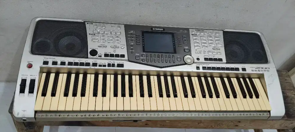 Keyboard yamaha psr 2000