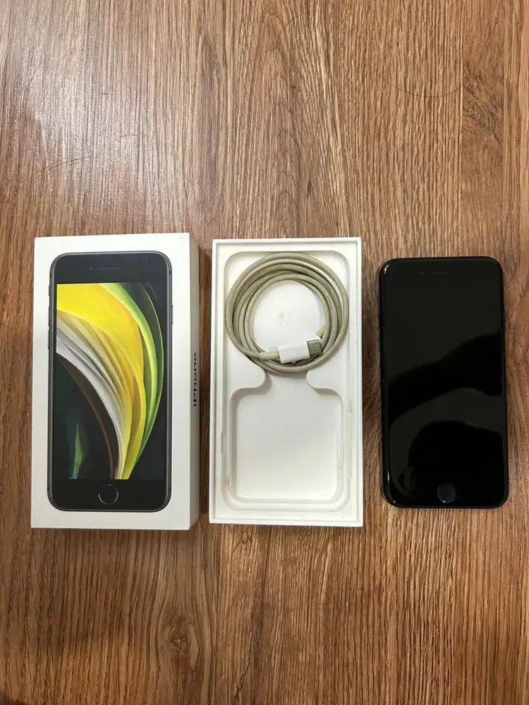 Iphone SE gen 2 black 64 GB iBox