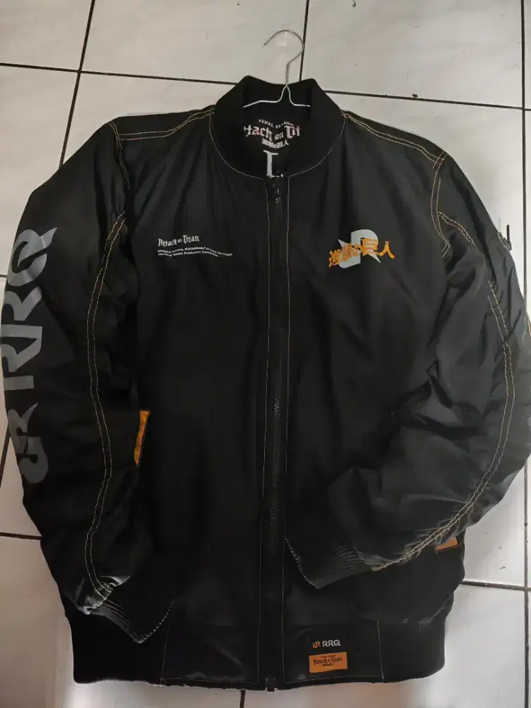 Jaket Bomber Assemble RRQ X AOT size L