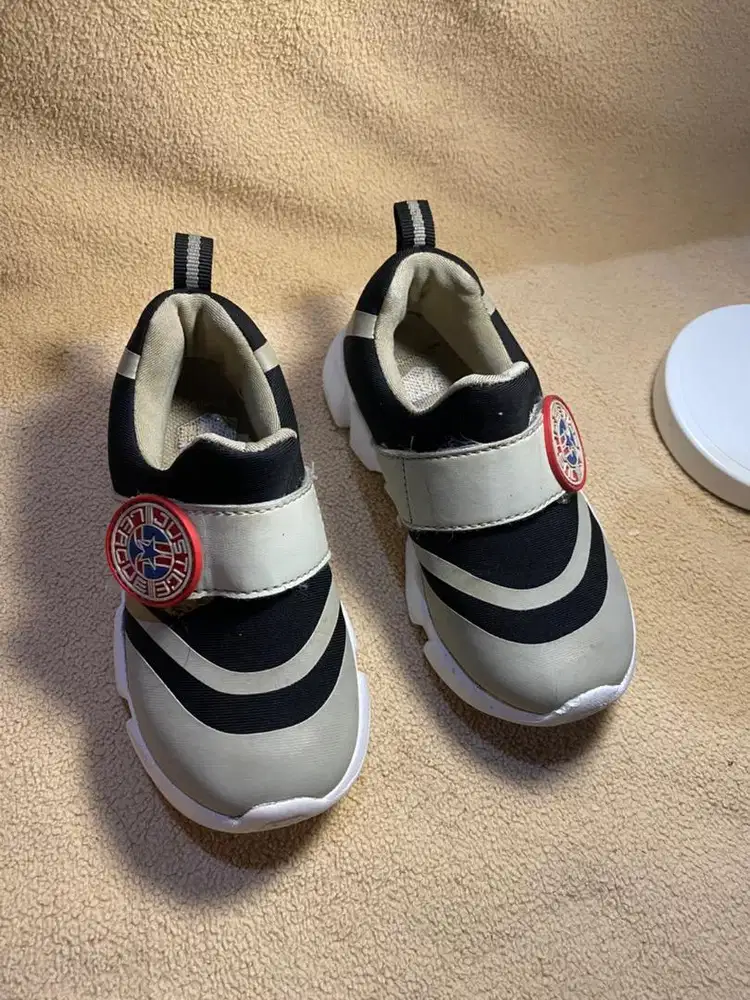 Sepatu anak laki2/perempuan