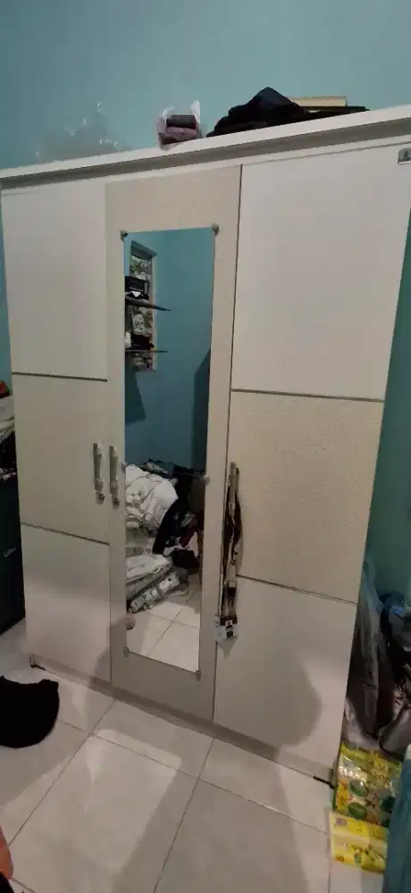 Lemari 3 pintu merk olimpic & kasur