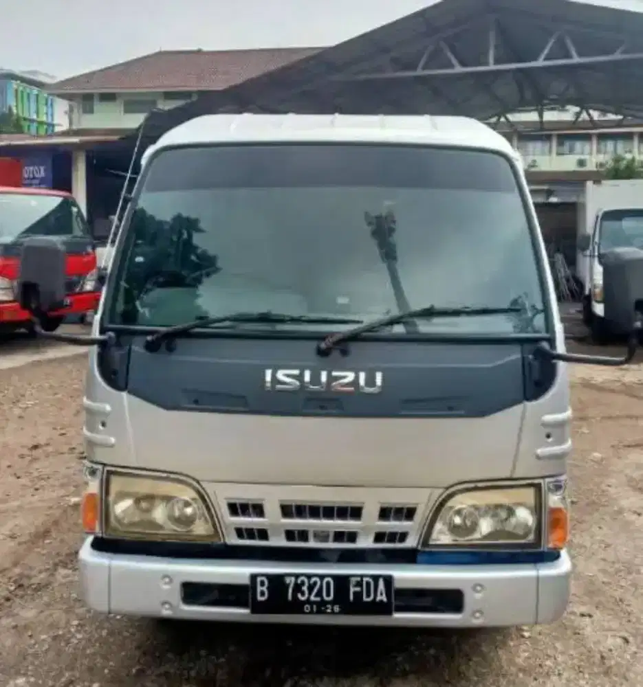 elf minibus nhr55 mt 2014