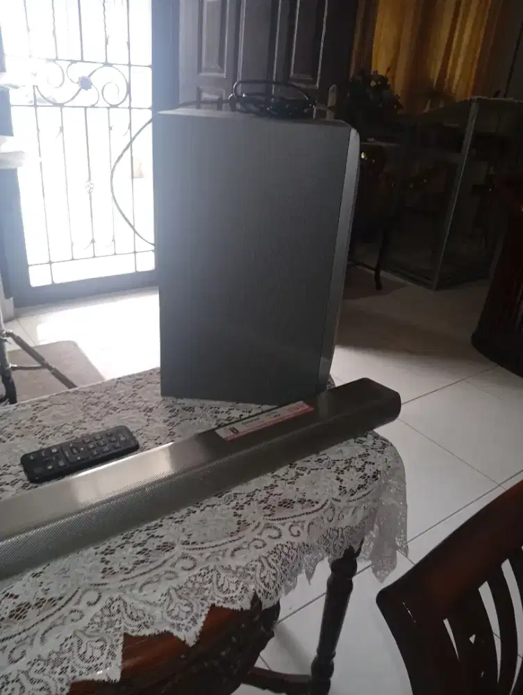 Soundbar LG 2.1 suara mantab jernih lengkap remote bisa bluetooth