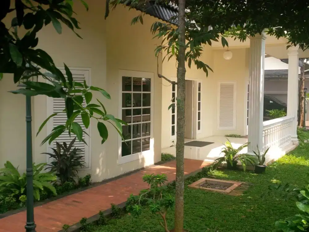 Rumah Asri 1 lantai ada taman di Limo Cinere Depok