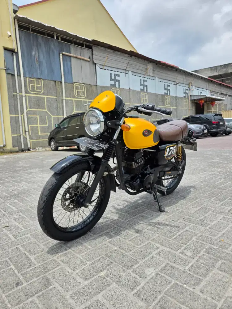 Kawasaki W175 Cafe Kuning 2019