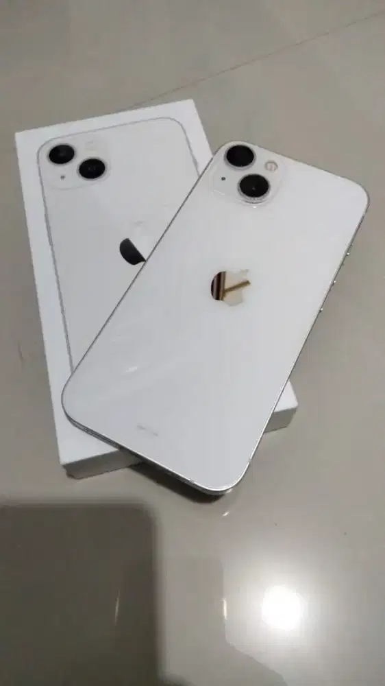 Iphone 13 white 128 GB bagus mulus