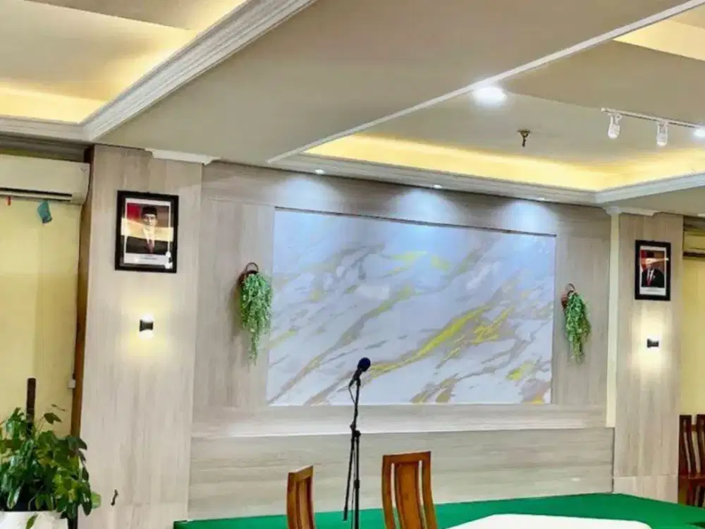 Gedung Eks Komersial Bisnis. Sangat Strategis. Jalan Kembar Juanda. Sekitar Sudah Banyak Bisnis Berjalan. Lokasi By Pass Juanda