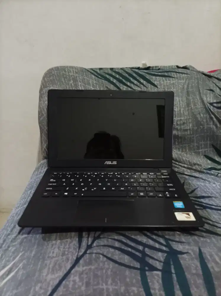 Laptop Murah Notebook Asus X200CA Ram 4gb HDD 500gb