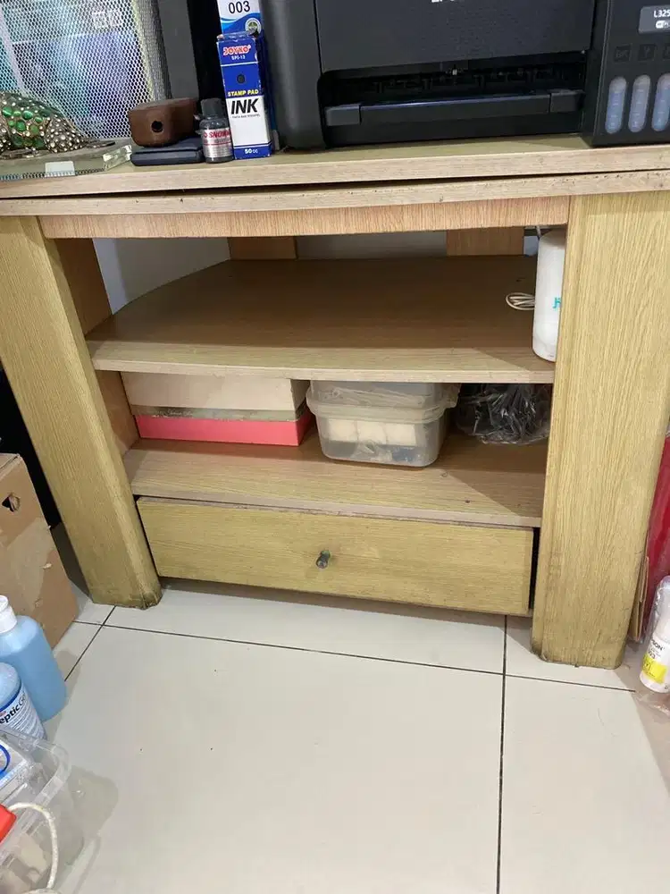 Meja TV , papan atas bisa di putar