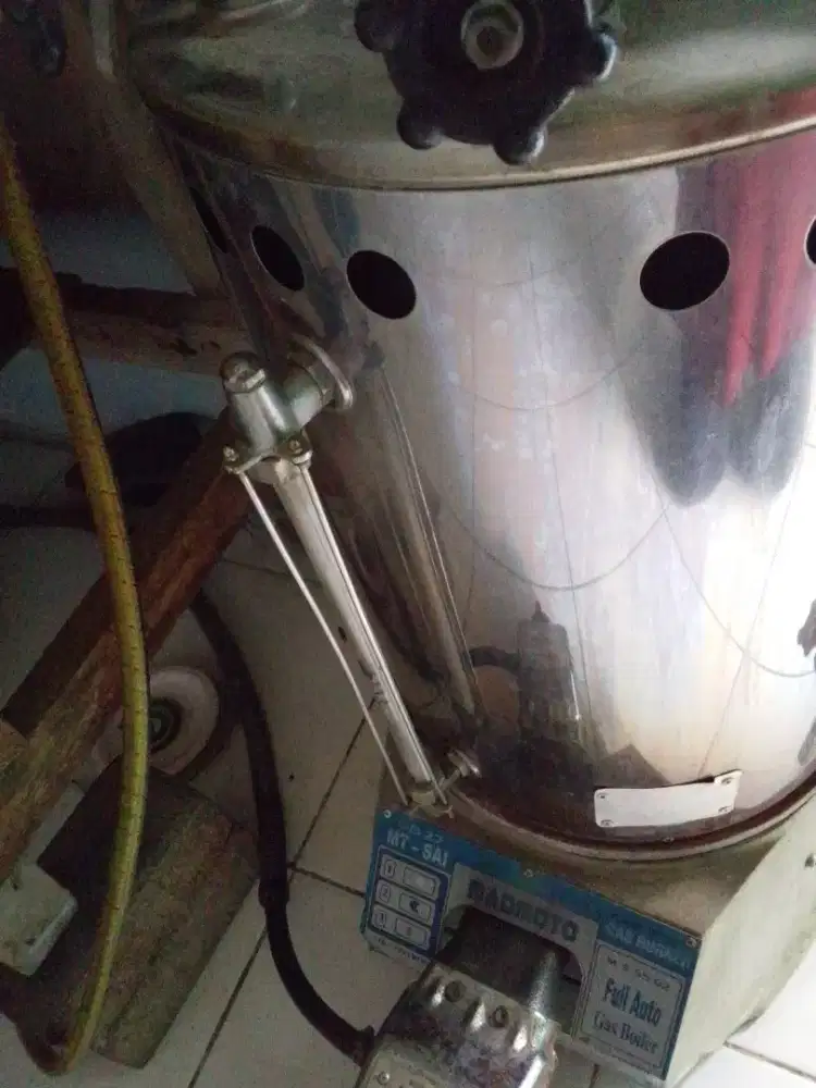 Setrika uap / boiler