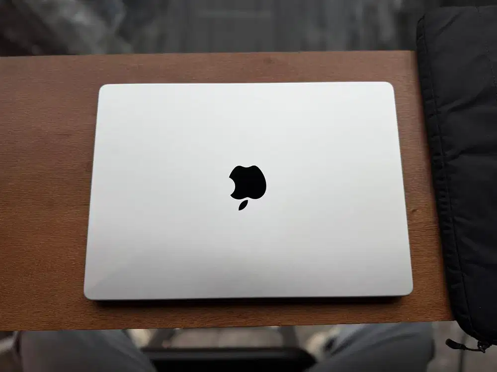 Macbook Pro M3 14 iBox Garansi ON Memory 16GB / 1TB