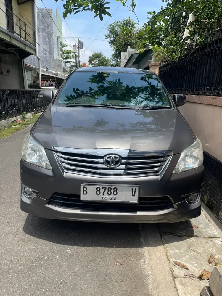 Toyota Kijang Innova 2013 Bensin