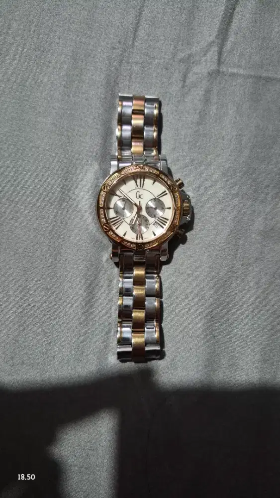 Jam tangan GC CRONO AKTIF