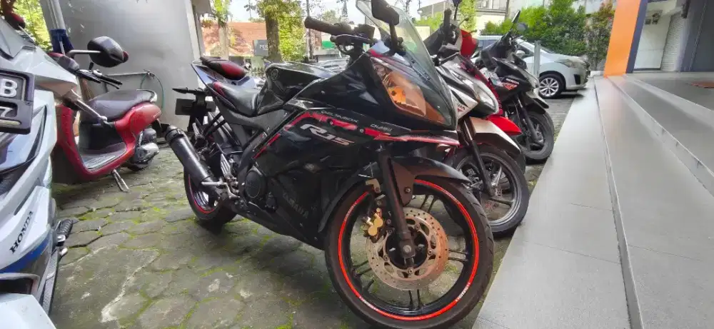 Yamaha R15 V2 Tahun 2015