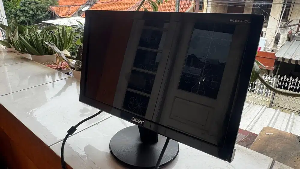 Dijual Monitor Acer P166HQL