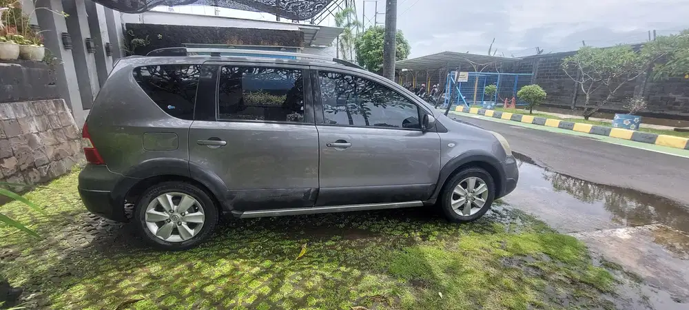 Nissan Livina 2012 Bensin