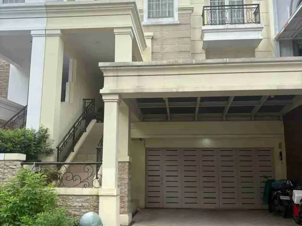 Dijual Rumah Siap Huni 3 Lantai 3 BR di Danau Sunter Jakarta Utara