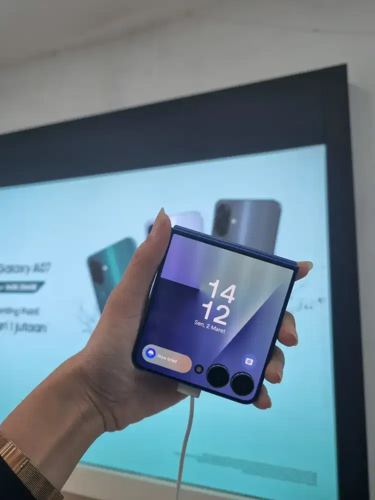 SAMSUNG ZFLIP 7 GARANSI RESMI SAMSUNG