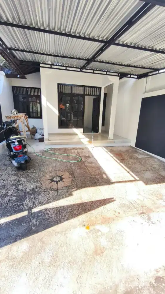 RUMAH MAHENDRADATA DEKAT MONANG MANING