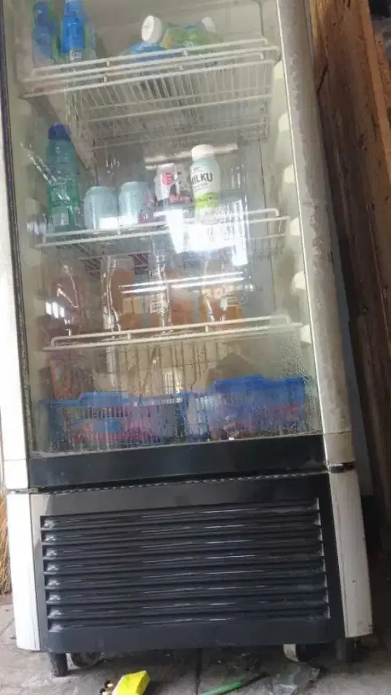 Jual showcase merk polytron 4rak kondisi normal