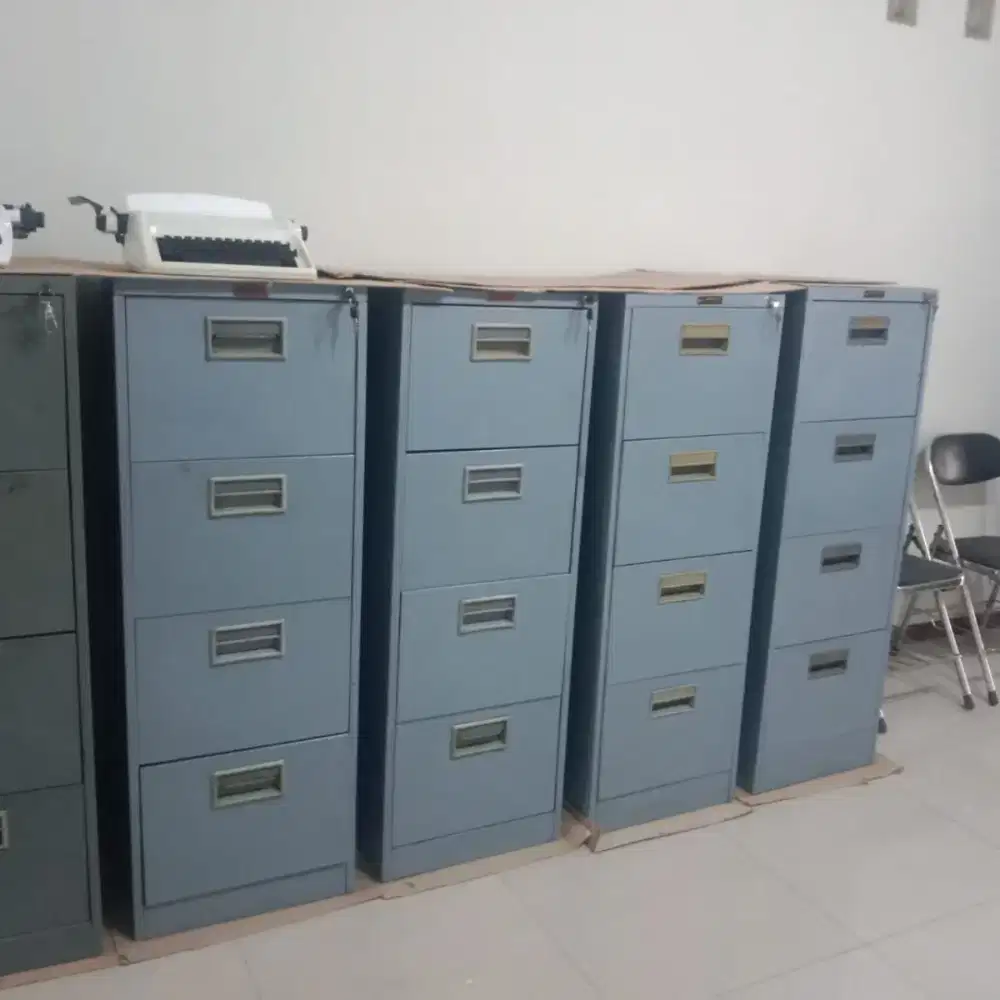 Filing Cabinet 4 laci Dijual Hrg 700 rb