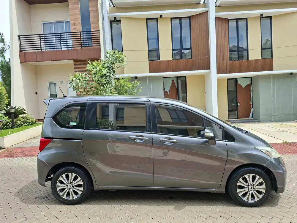 Honda Freed 2013 Bensin
