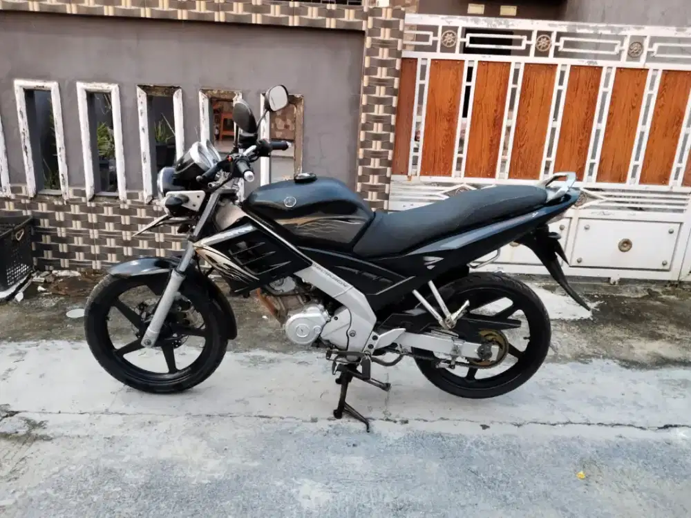 Yamaha Vixion old tahun 2008 plat 2030 di Tangerang