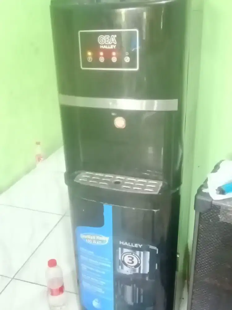 Dispenser Gea baru 1tahun pakai
