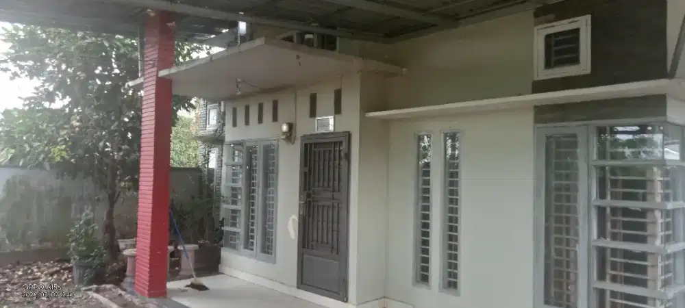 Disewakan Rumah Tempat Tinggal full pagar + AC kamar utama